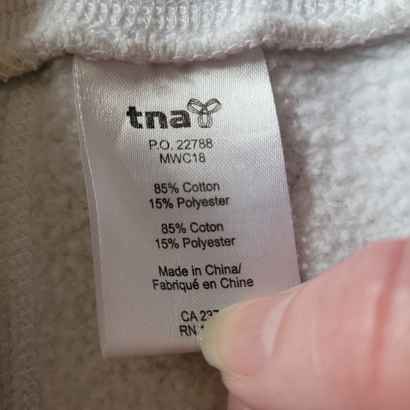 Aritzia TNA geometric print hoodie size medium - Picture 13 of 14